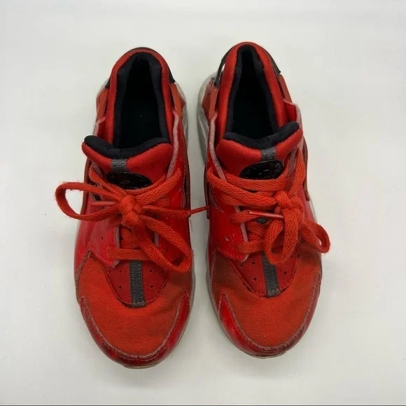 Nike Air Huarache University Red Sneakers - Picture 4 of 11